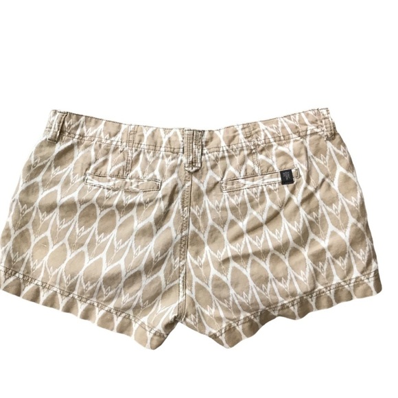 The North Face Maywood Flat Front Linen Blend Tan White Shorts - Picture 3 of 6